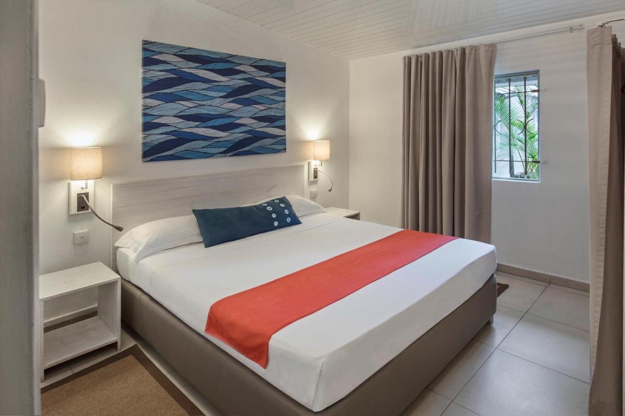 Astroea Beach Hotel (Adults Only) Blue Bay Exterior photo